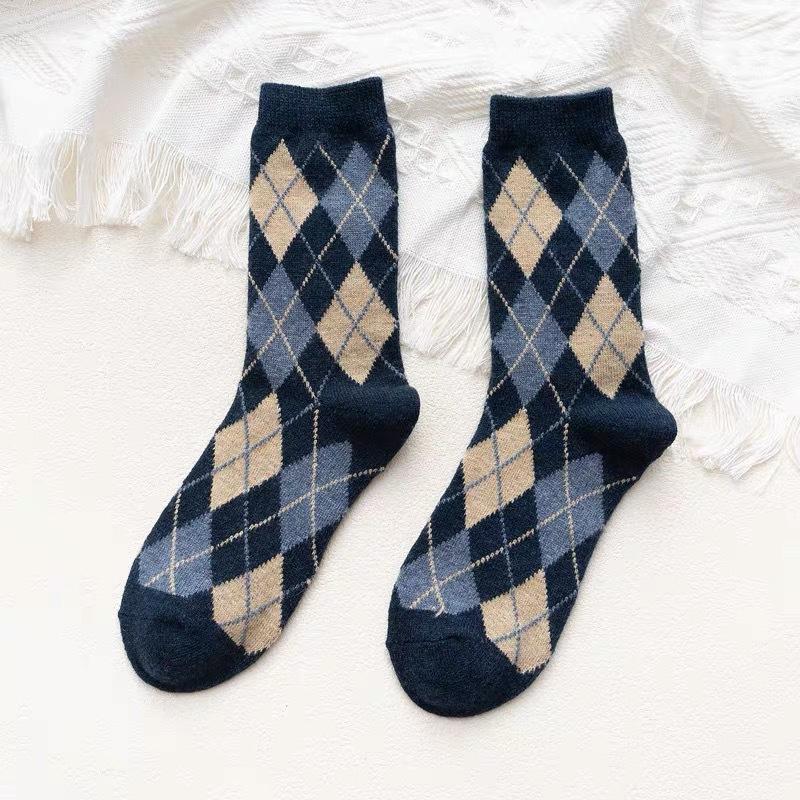 Socks Medium Tube Socks Thickened Warm Wool Socks Rhombus Retro Stacking Socks Comfortable Cotton Socks