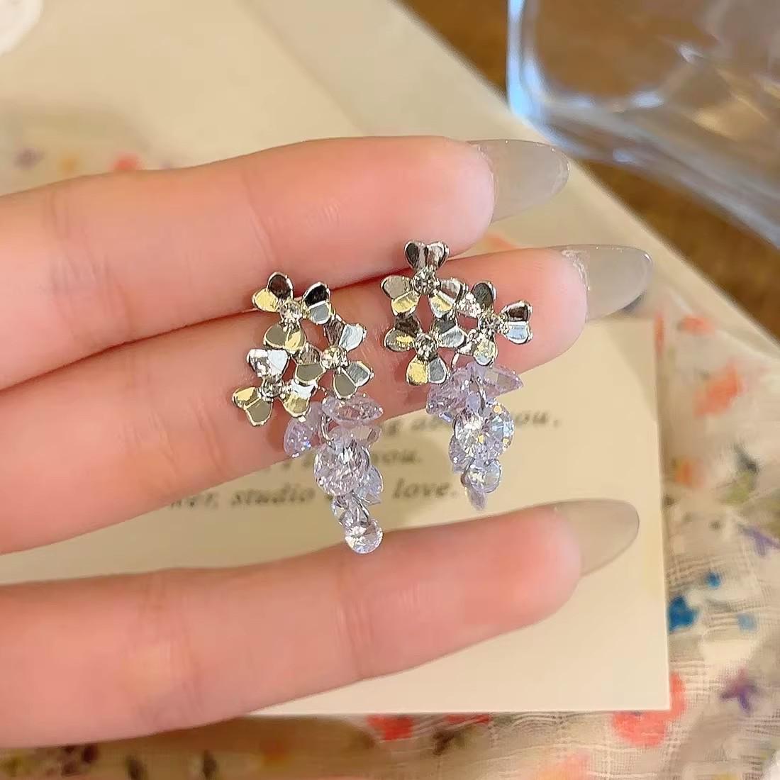 French Retro Grape Jelly Tassel Earrings: Light Luxury Niche Design for Women