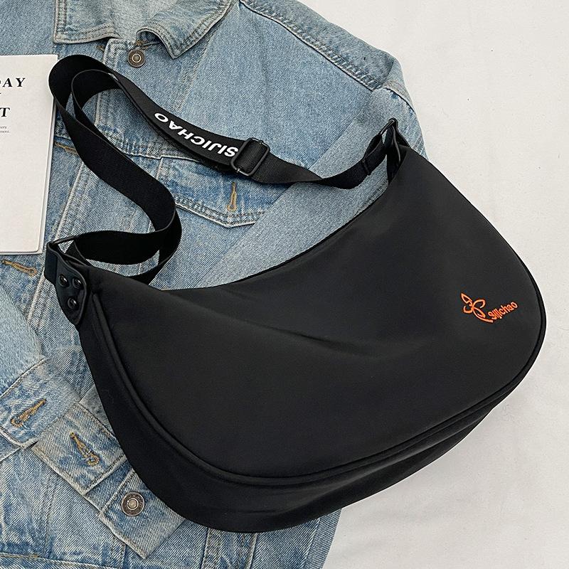 

Нейлоновая тканевая сумка женская большая вместимость 2024 новая осень и зима универсальный нишевый дизайн на одно плечо кроссбоди сумка-седло сумка-пельмень