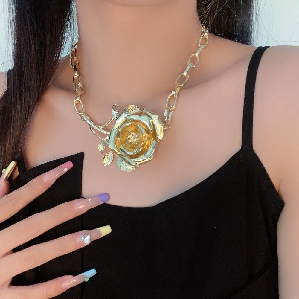 

Coarse Exaggerated Flower Necklace Big Neck Chain Metal Rose Necklace Gift