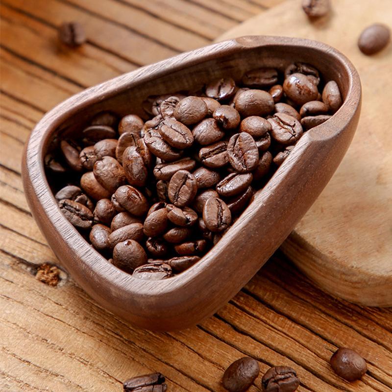 Multifunctional Wooden Coffee Bean Dosing Cup And Light Spray Bottle Barista Set For Enhance Brewing Coffee Experience