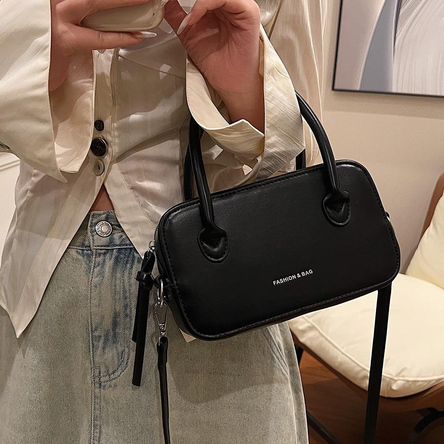 Small square French crossbody shoulder bag for women simple and popular shoulder bag new