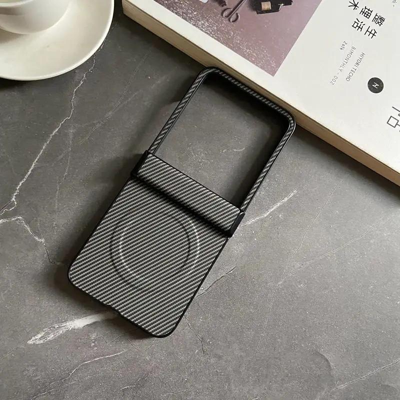 Custodia Magnetica Wireless di Lusso con Cerniera per Telefono per Motorola Razr 60 50 Ultra Texture Pelle Fibra di Carbonio Antipolvere Cover Rigida