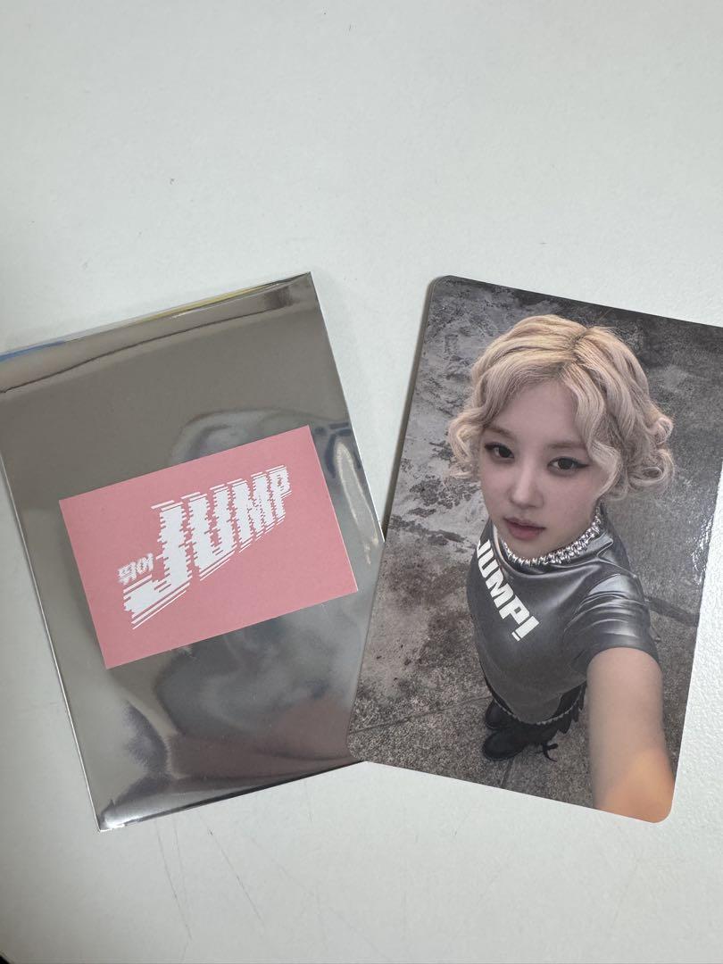 

[USED] BLACKPINK DEADLINE Rosé pop up Osaka Rosé