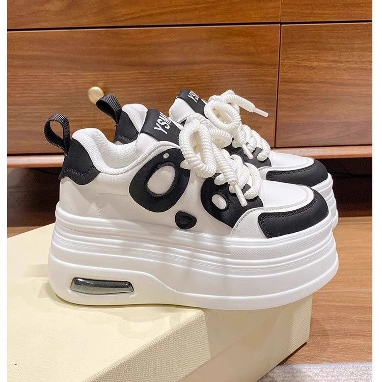 Little white shoes women's 2025 autumn and winter velvet thick-soled muffin shoes European station casual small man inner height increase dad shoes