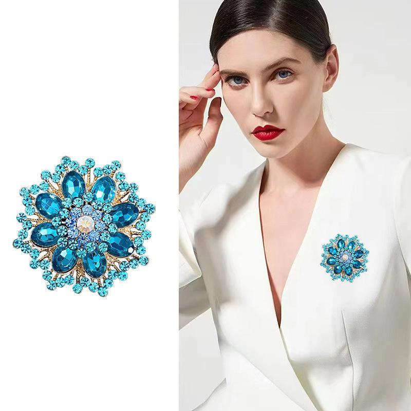 Creative  Flower Brooch Versatile Scarf Buckle Anti-Exposure Buckle  Corsage Brooch Women'S Accessories