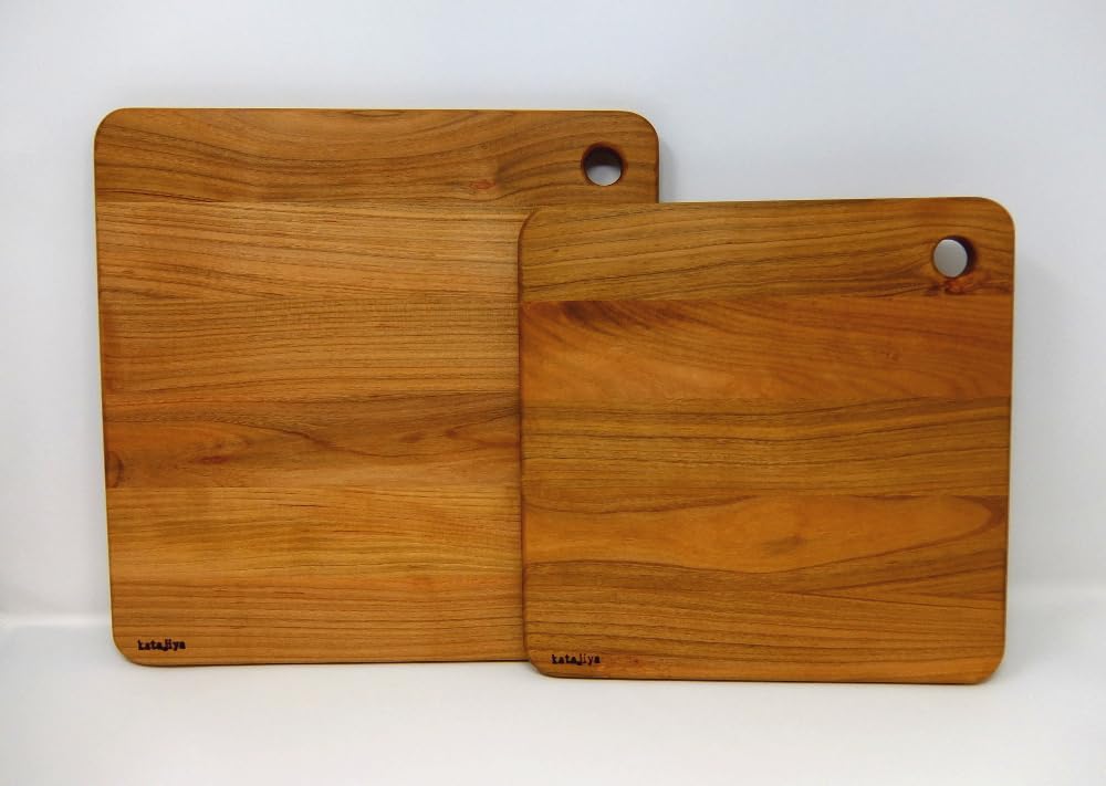 Katajiya Wooden Cutting Board, Made in Japan from Solid Yamazakura Wood, Medium Size (300 x 300mm, Thickness 15mm) - Re-sharpening Service Available