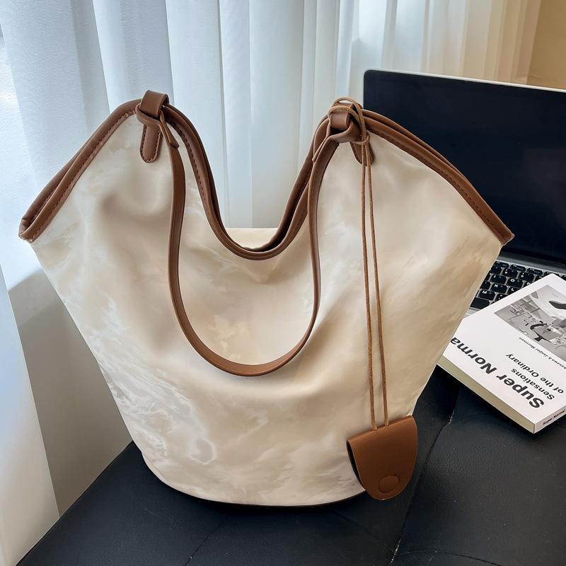 Retro Underarm Big Bag Women's 2025 New Fashionable Large-capacity Shoulder Tote Bag High-end Commuter Mother and Child Bag