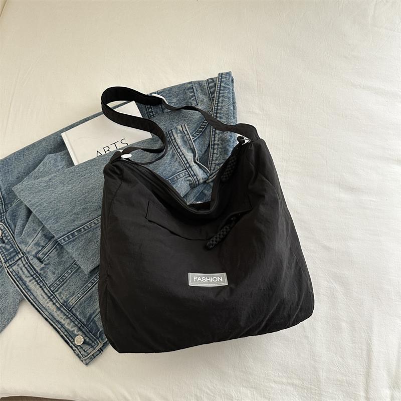 Stylish Casual Shoulder Crossbody Bag Large Capacity For Commuting And Daily Use