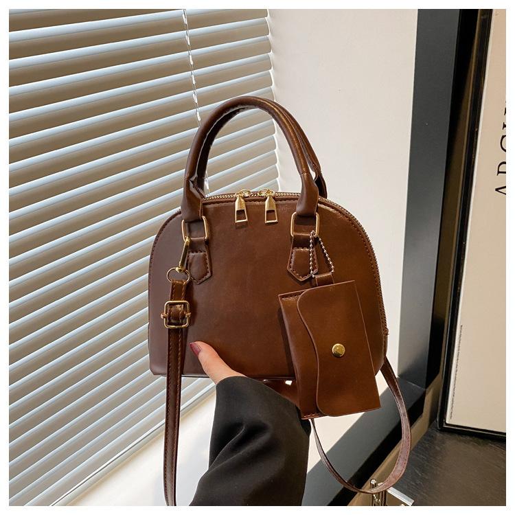 

Модная ретро универсальная сумка-ракушка 2025 новые сумки летний тренд универсальная сумка через плечо простая сумка-мессенджер женская сумка сумка кофейный