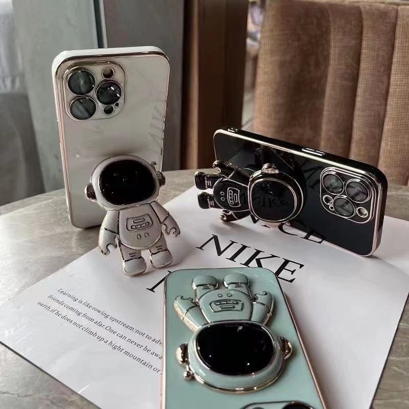 OPPO Realme K3 Electroplated Phone Case with Silicone, Cartoon Design, Invisible Astronaut Bracket, Full Package.