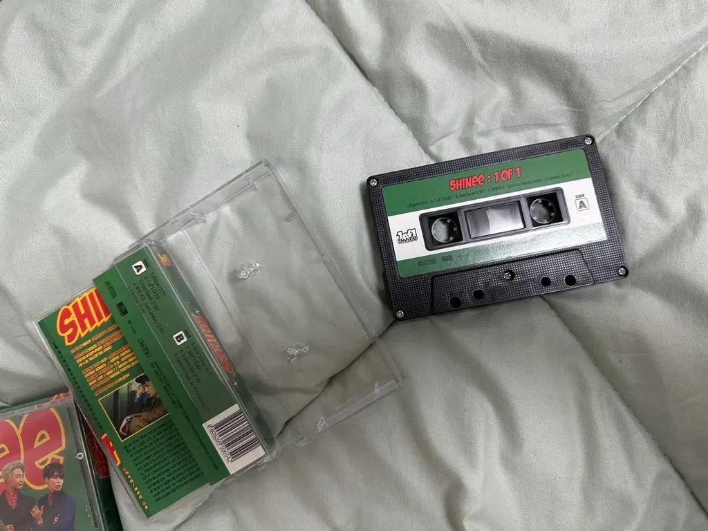 SHINee 1 of 1 One One One One One One Album CD, Cassette Set Used