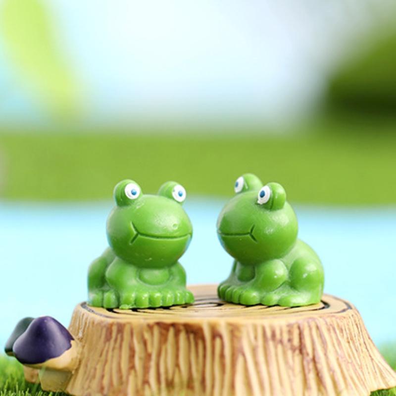 Resin Ornament Moss Micro Landscape Figure Decor Blue-eyed Little Frog Diy Material 1.8*1.6cm