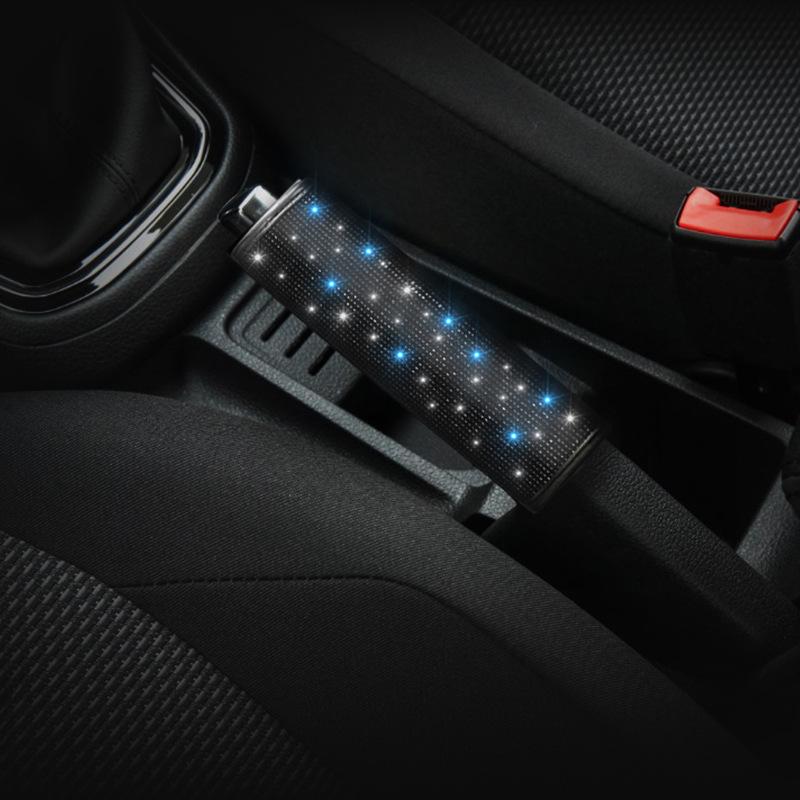 

Комплект украшений для автомобиля с инкрустацией черными бриллиантами: Чехлы на руль и ручки