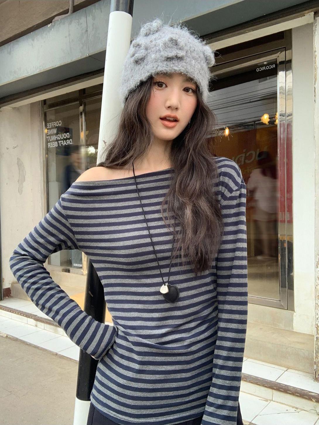 

Women s Slim Fit Striped Long-Sleeve Swing Collar T-Shirt - Chic Early Spring 2026 Design Small