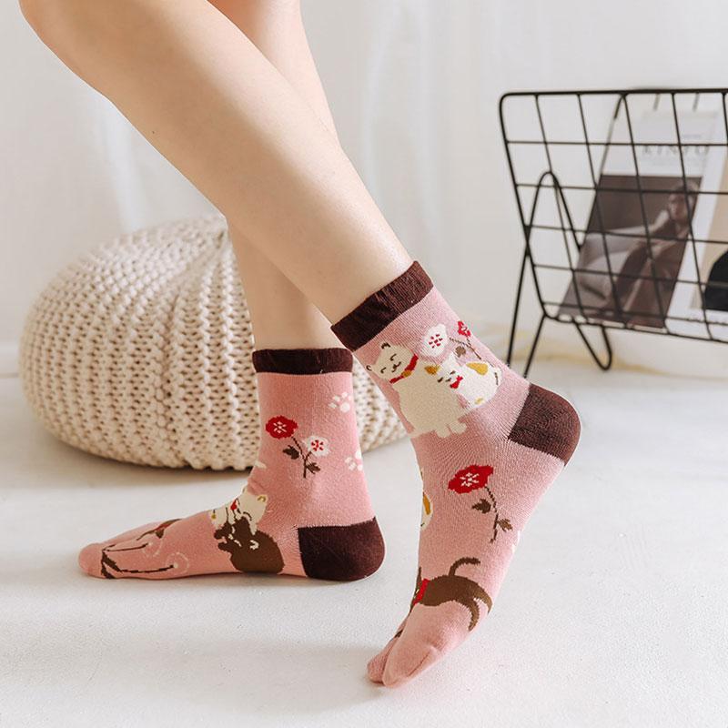 Two toed socks Women's cotton mid tube autumn and winter cartoon animal sweat absorbing warm Women's socks split toe socks
