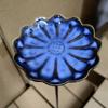 Flower-Shaped Ceramic Bee Feeder Rust-resistant Floral Sculpture Bird Bath Bowl Handcrafted Metal Vintage Style