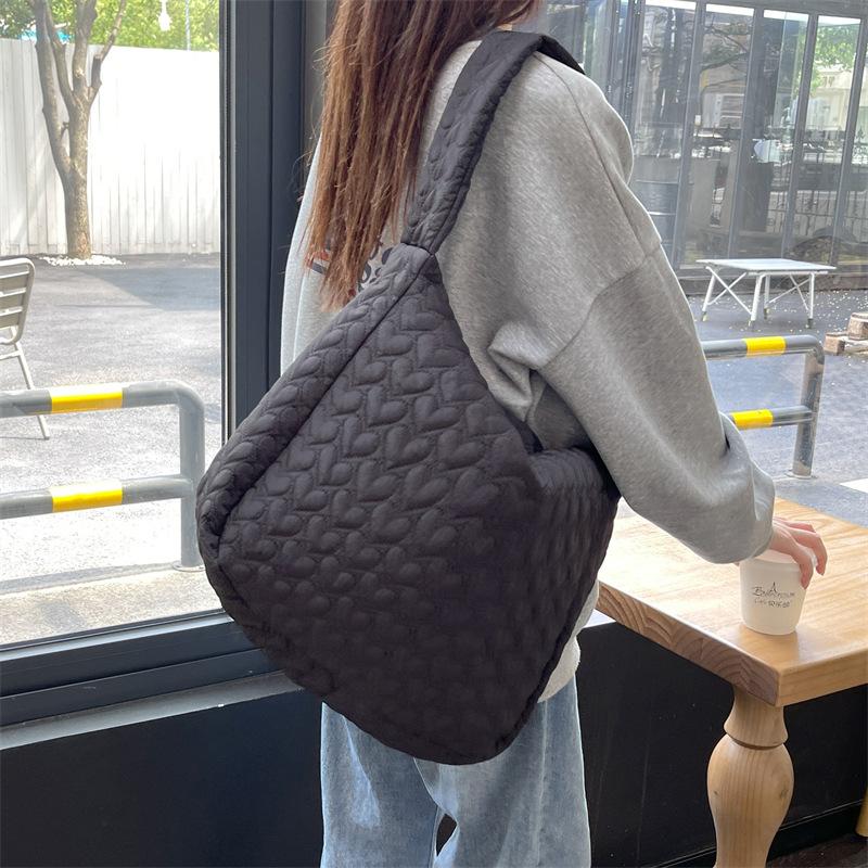

Sweet Style Shoulder Bags, College Style Embroidered Handbag, Large Capacity Heart-shaped Crossbody Bag, Suitable for Students чёрный