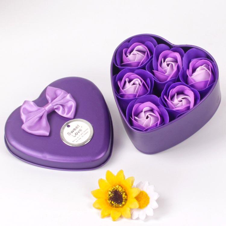 Valentine's Day Heart-Shaped Rose Soap Flower Gift Box for Girlfriend - Creative Souvenir
