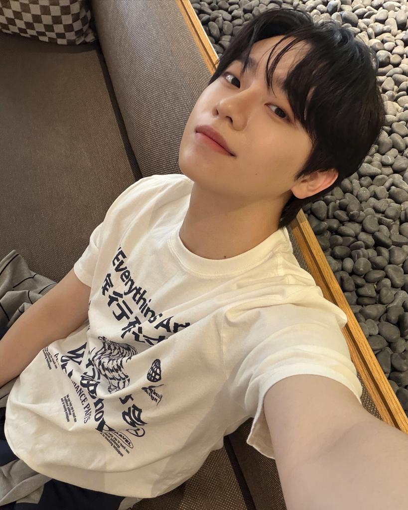 TRAVEL Disco Pigment Short Sleeve T-Shirt Cream