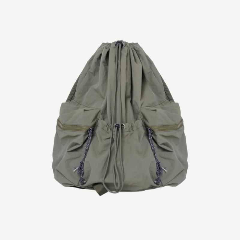 Prends soin de toi Khaki Nylon Rucksack mit Kordelzug