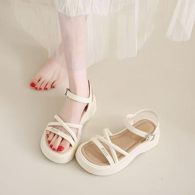 Two wear cool slippers women's new summer fashion versatile flat bottom one-word beach sandals