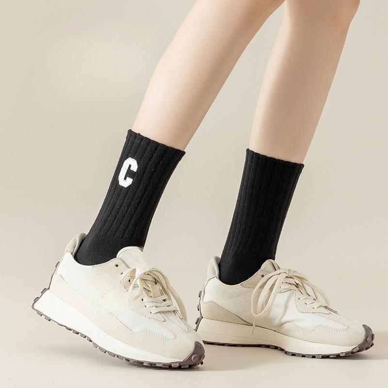 Women's Spring and Autumn Mid-calf Socks, Sweat-absorbing C-letter Color Socks, Embroidered Women's Socks, Long Cotton Socks