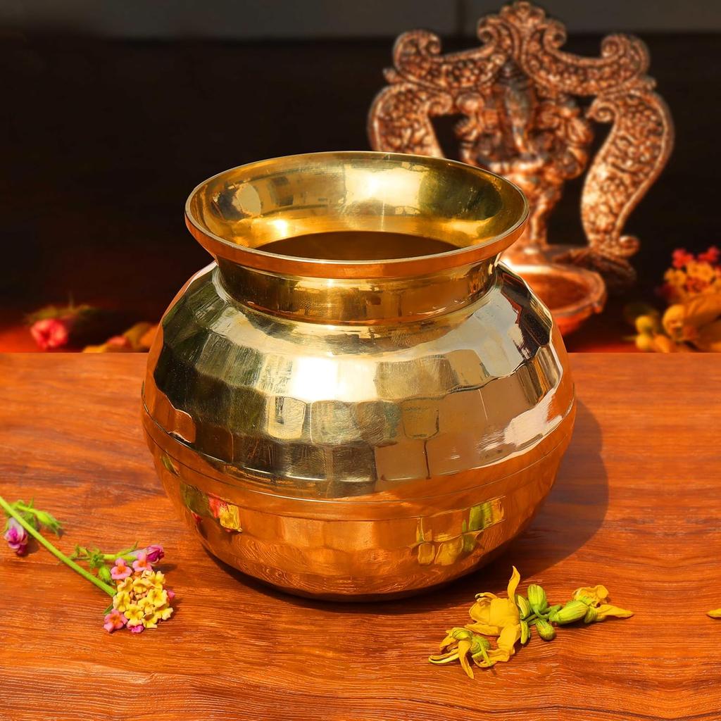 Lota in Ottone Taglio Diamante per Puja | Kalash in Ottone, 1000ml, 1 Pezzo 13,97CM