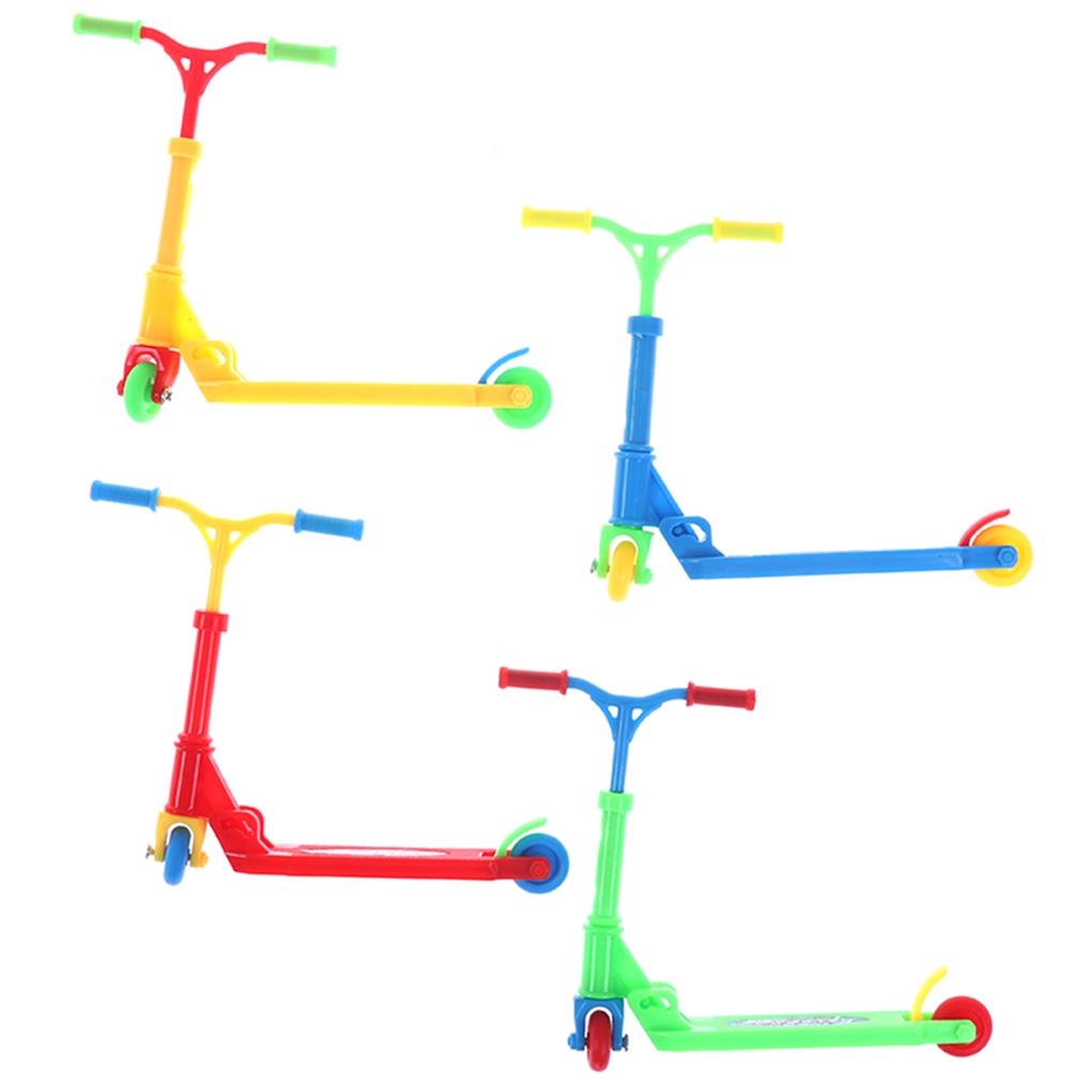 4Pcs Two Wheel Scooter Skateboards Model Interactive Educational Toys Folding Scooters Birthday Kindergarden Decorations