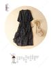 Abito da donna con scollo a V, cotone e lino, manica a cinque quarti, allacciatura, estivo 2024, retro, dimagrante in vita, lungo