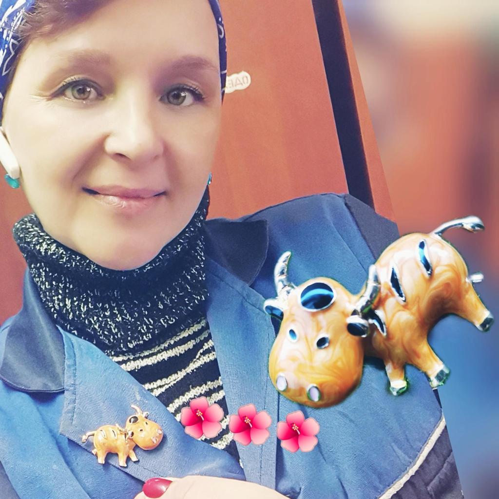 Blucome Latest Lovely Milk Cow Shape Brooch Zircon Animal Jewelry for Children Collar Scarf Pins