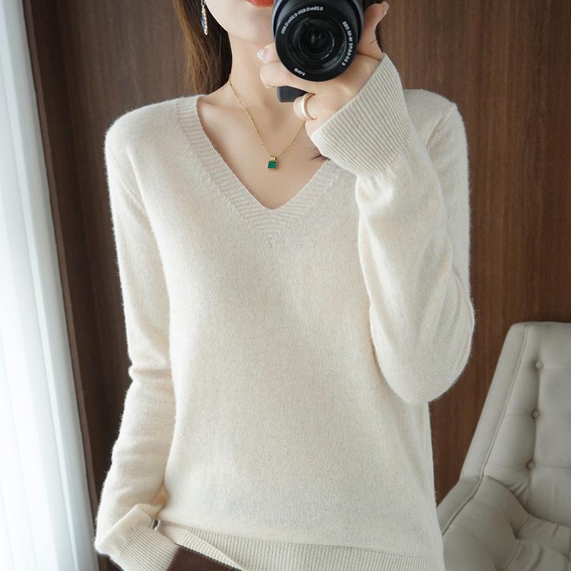 

2024 Spring V-neck Slim Fit Knitted Sweater - Lightweight Solid Color Pullover Large