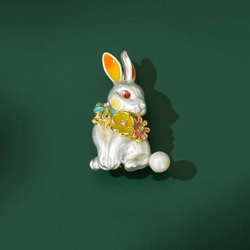 

2023 Best Selling Alloy Little Bunny Cute Brooch Pin Lucky Auspicious Items Clothes Dress Ornament Rabbit