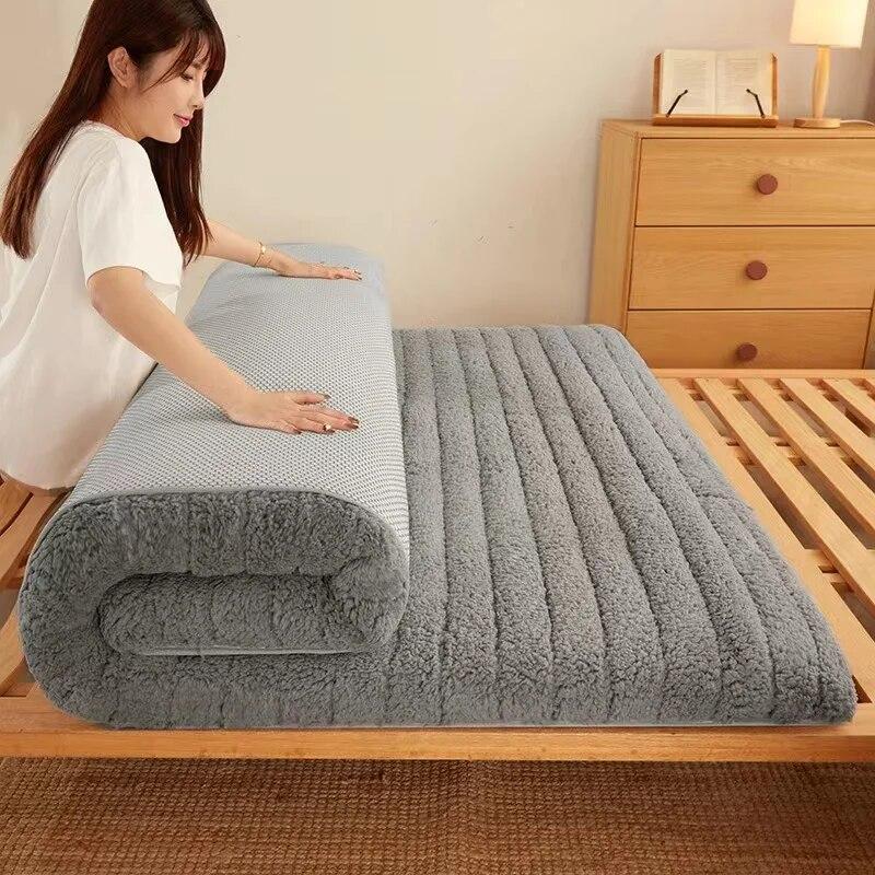 Winter atmungsaktive komfortable Studentenwohnheim Bett Matratze Topper warme Anti-Milben Plüsch Matratze weiche verdickte Bettwäsche Matte