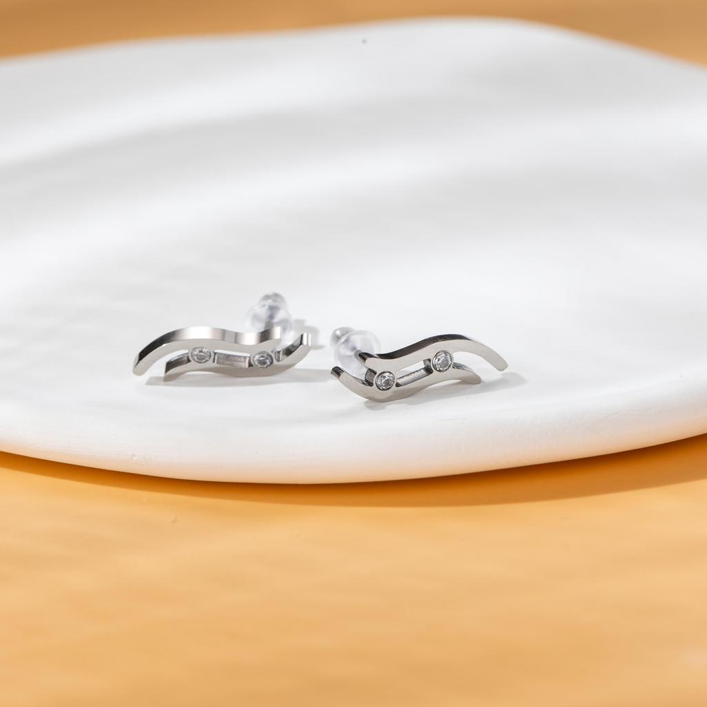 TITANIUM EARRING Titanium Earring with Staineless Steel Butterfly Stopper In Shiny Finished