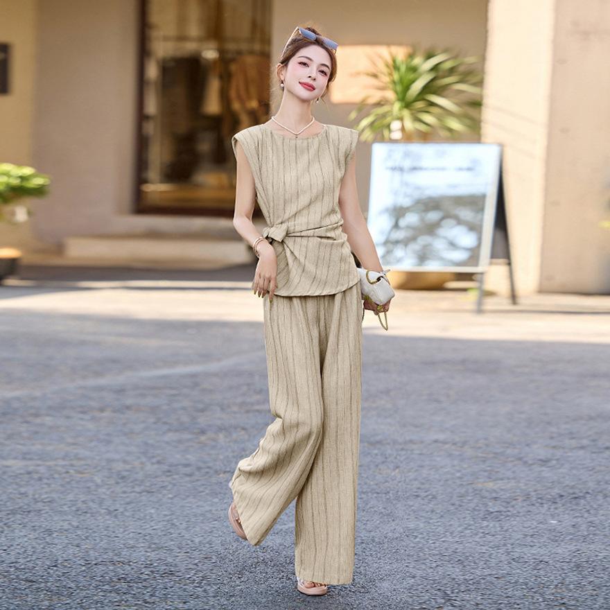 Summer New Fashion Design Sense Royal Sister Fan Temperament Striped Sleeveless Top Wide Leg Pants Two-piece Set Women