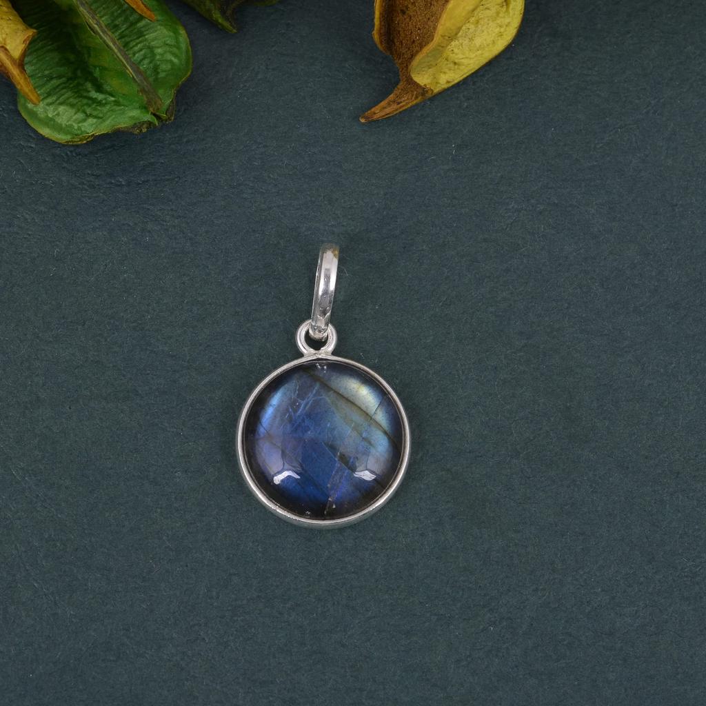925 Sterling Silver Gemstone Labradorite Pendant without Chain Jewelry Round Cabochon For Women or Girls - 2.45 Gms