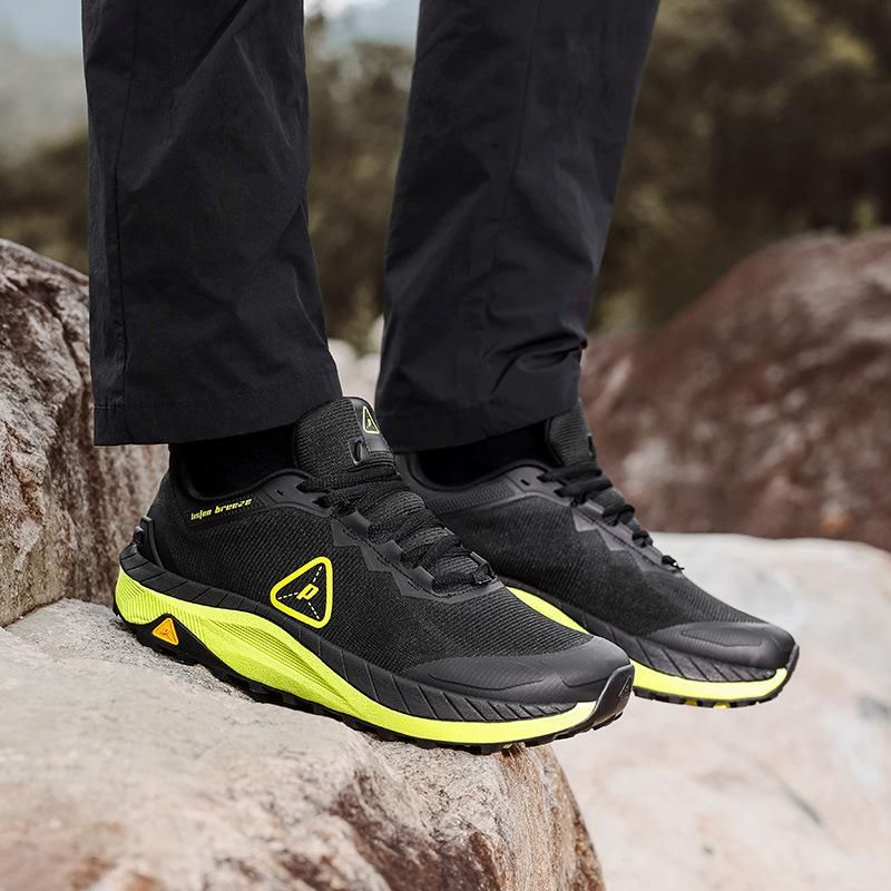 Outdoor light and comfortable versatile casual shoes low-top soft-soled cushioning non-slip wear-resistant mountaineering sports shoes