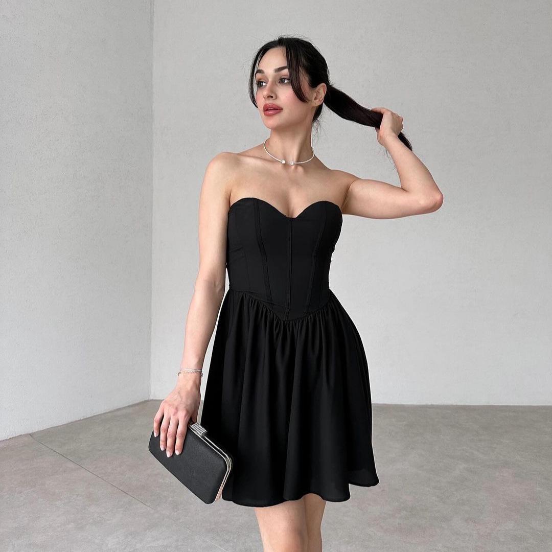 

2024 Мини-платье без бретелек однотонное в стиле французской Хепберн с утягивающим талию китовым усом Extra Large чёрный