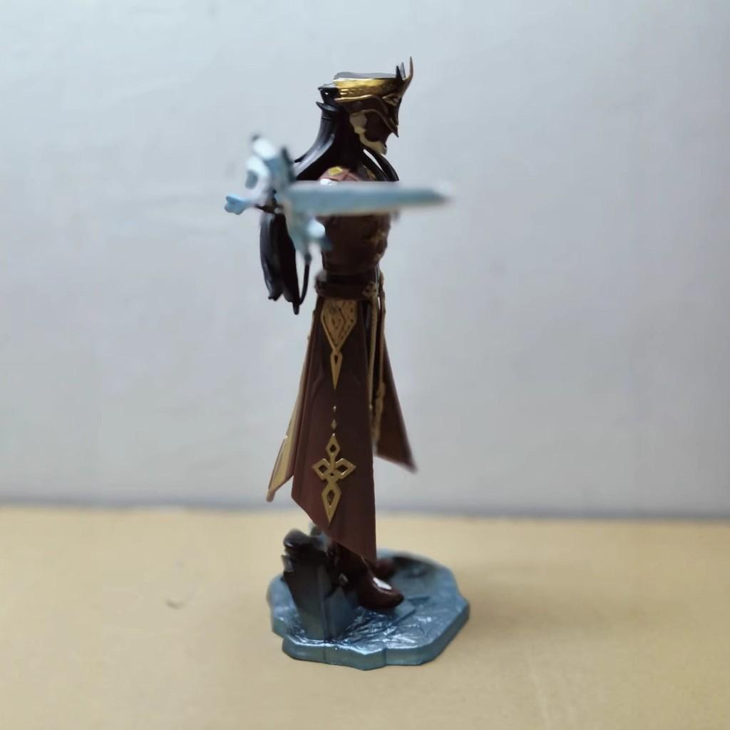 Capitano Ii Captain Pvc Figure With Collectible Display For Anime Fans