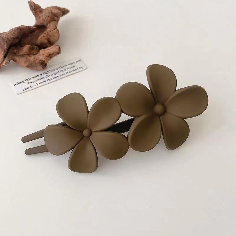 High-End Matte Flower Duckbill Hair Clip for Elegant Updos