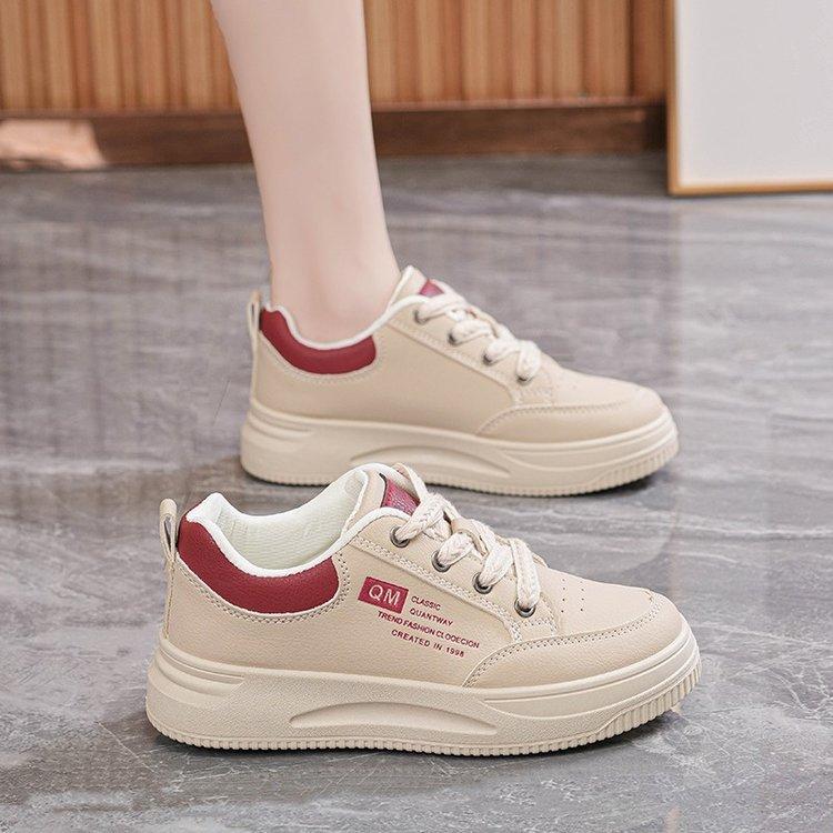 Thick-soled non-slip board shoes, little white shoes, women's shoes in autumn 2025, new popular ins women's sports and leisure shoes