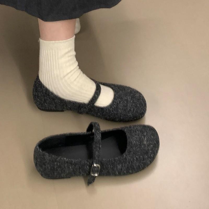 

Soft sole shallow mouth single shoes women s versatile flat bottom square head one pedal Doudou shoes versatile grandma shoes tide 40 чёрный