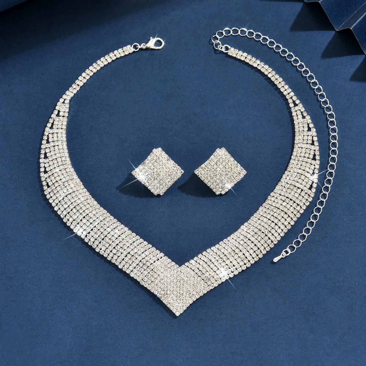 

Party Style Simple And Exaggerated Bright Full Diamond Wide Face V-Shaped Necklace Earrings Two-Piece Set Bridal Jewelry
