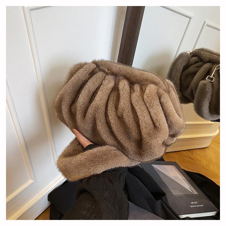 Fluffy Plush Cloud Dumpling Bag Ruched Faux Fur Bags for Women Shoulder Bag Winter Warm Soft Crossbody Bags Handbags Pouch
