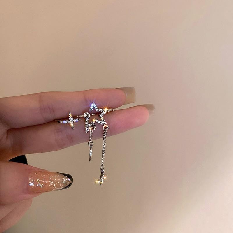 Diamond-studded Star and Moon Tassel Earrings - Elegant and Sophisticated Ear Jewelry for Women