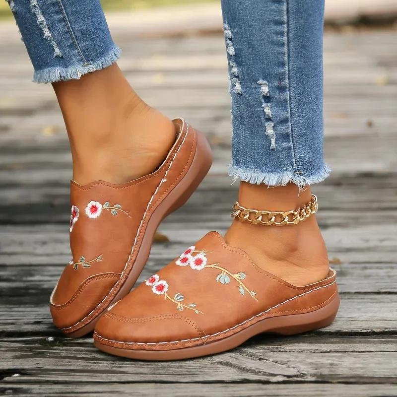 Fashion Female Shoes on Sale 2025 Closed Toe Women's Slippers Outdoor Casual Slippers Women Embroidery Wedges Plus Size Rome Sandals