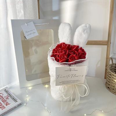 Decoração de casa – Flores e coroas artificiais
