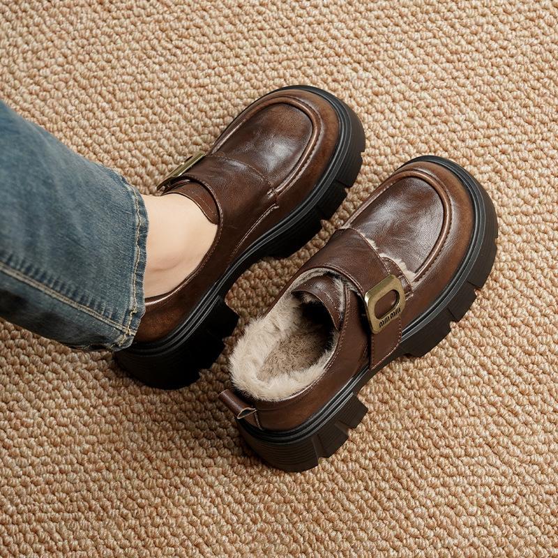 

Женские лоферы на толстой подошве на липучках, новая осень 2025, бархатные, в стиле ретро, в британском стиле, черные, универсальные, маленькие кожаные туфли для женщин 40