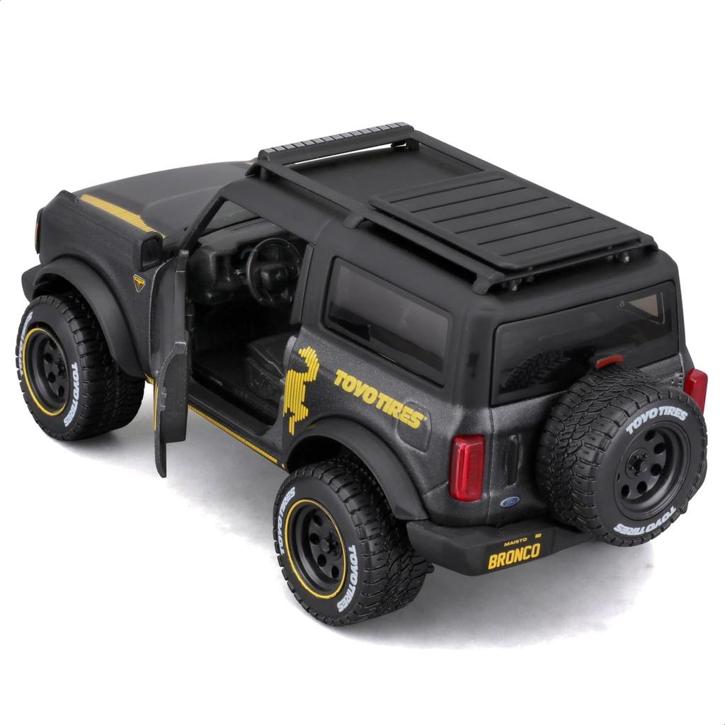 Maisto 1/24 Scale Ford Bronco Badlands 2021 Gray Custom Off-Road Series Sand / Diecast Model Car (Finished) 32541